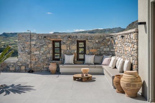 Villa Amavi - Private heated pool - Tap to explore photos