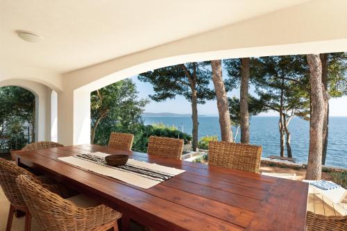 LUMA HVAR Premium Beachfront Villa 1st Row to Sea