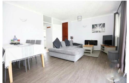Exclusive 2 bedroom bungalow Oulten Broad