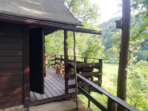 Erkély/terasz, Chatrč pod Babou (Chatrc pod Babou) in Krivoklat