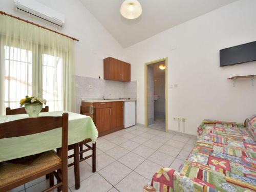 Apartments Davorka - image 9