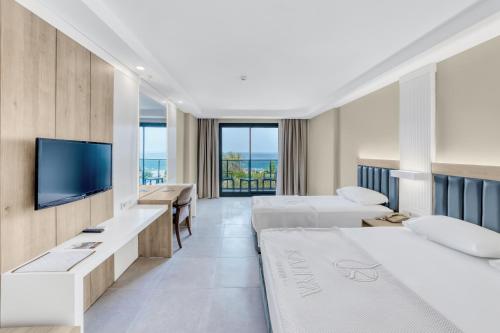 Double Room with Sea View room in Kahya Hotel