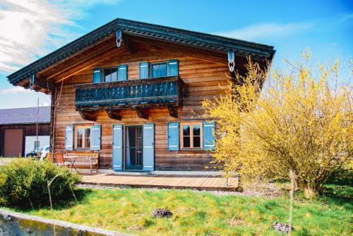 Chalet im Grünen in Seenähe in Trimmelkam, Österreich