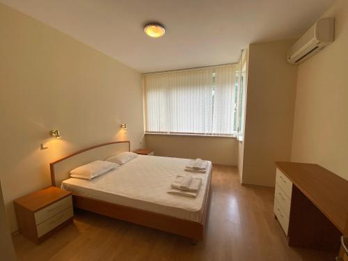 One-Bedroom Apartment with Pool View image 7