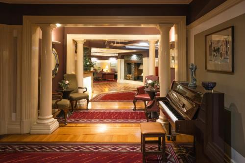 Fuajee, Castle Hotel Macroom in Macroom