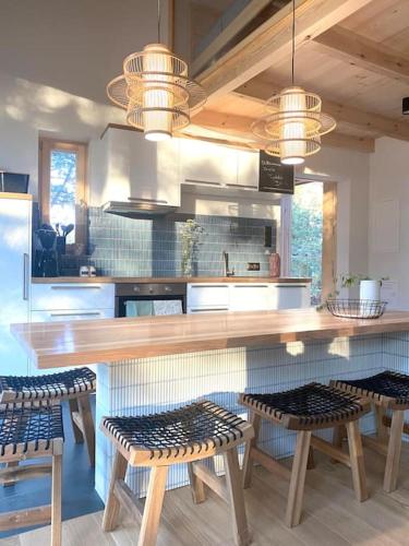 virtuve, Lunette Lodge for 10 guests, 50 m from the lake, sauna, hot tube in Wielki Gleboczek