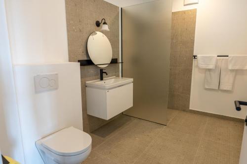 ON 6 Rust Room Type - One-Bedroom Apartment ON 6 Rust Room Type - One-Bedroom Apartment