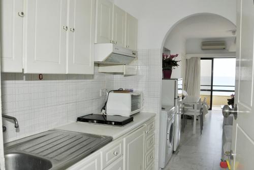 Konyha, Stadem Studios in Kastella Beach