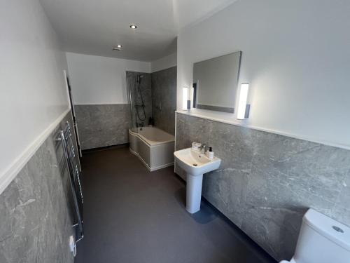 Fenwick Sunrise Hotel, Liverpool (photo 9)