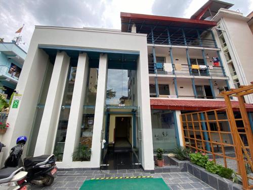 Exterior view, Alobar1000 in Kathmandu