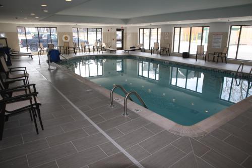 游泳池, 尼亞加拉瀑布溫德姆集團溫蓋特酒店 (Wingate by Wyndham Niagara Falls) in 尼亞加拉瀑布 (NY)