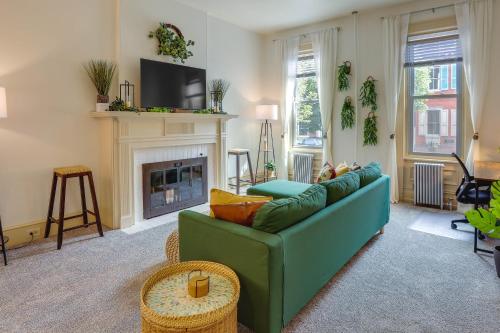 . Walk to Restaurants & Shops: Apt in Pennsylvania!