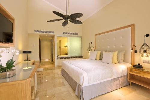 Deluxe Garden View room in Grand Palladium Palace Resort Spa - All Inclusive