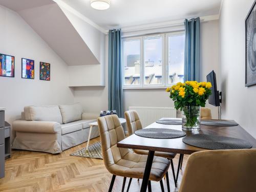 14 Rakowicka Street - IV - One-bedroom apartment with balcony (4 adults)