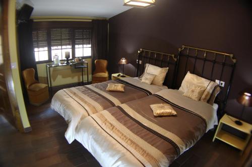 聖克魯斯厄爾賭場公寓 (El Casino de Santa Cruz) in 塞拉桑塔克鲁斯