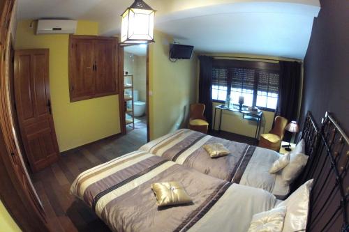 3 bedrooms, 7 beds