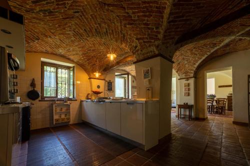 virtuve, VILLA BOTTERA - Jacuzzi & Private Garden in Morozzo