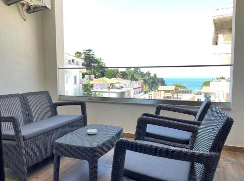 Apartment with sea view