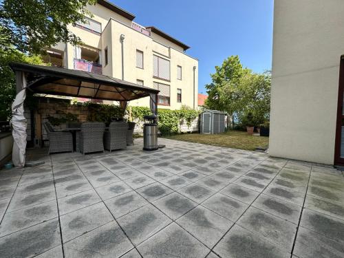 Balcony/terrace, FHV01 - Ferienwohnung 100m² 6 Personen Garten und Terrasse 2x WC in Taucha