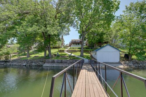 Lakefront Missouri Vacation Rental with Dock and Slip! Lakefront Missouri Vacation Rental with Dock and Slip!