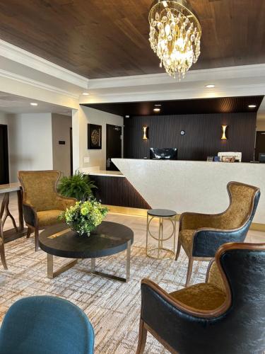 . Brady Hotel