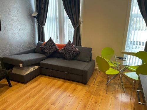 Key Worker Contractor Apartments Liverpool L1 - image 6