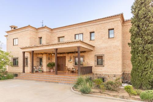 Exterior view, CASA RURAL Cigarral del Pintor in Toledo Suburbs