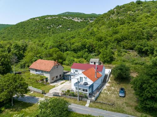 Viesnīcas āriene, Holiday House Zrmanja Vrelo in Gracac