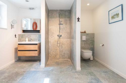 Holiday Home image 8