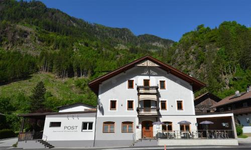  Gasthaus Post, Matrei in Osttirol bei Unterleibnig