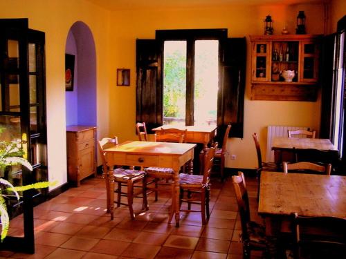 Közös társalgó / TV, La Fabrica Casa Rural in Senterada