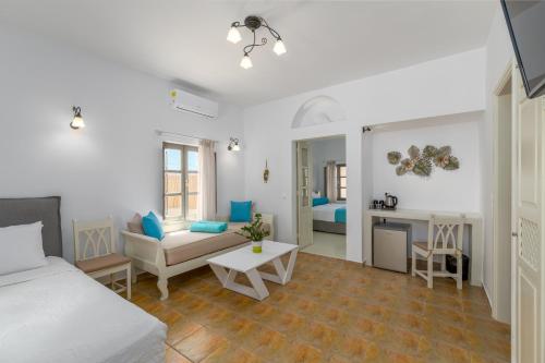 Family Room with Inland View image 8