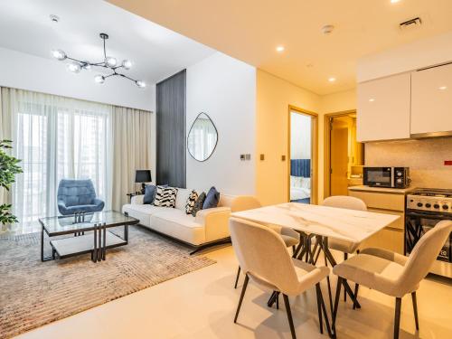 Superior 1BR In Burj Royale - Downtown Dubai, Дубай (фото 9)