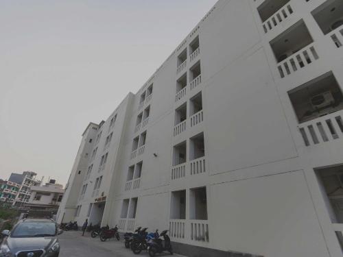 OYO Flagship Hotel Noida Residency Near ISKCON Temple Noida