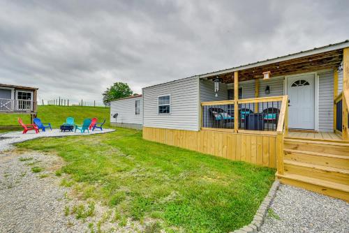 Kentucky Vacation Rental Half-Mi to Mammoth Cave! in Sloans Crossing, USA