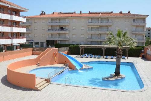 One-Bedroom Apartment with Pool View