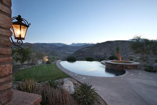 Stunning Rancho Mirage Hilltop Compound – khách sạn tại Rancho Mirage