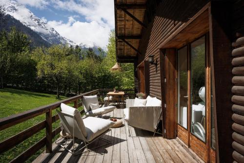 Family Chalet with 5 Bedrooms with Glacial views CHAMONIX