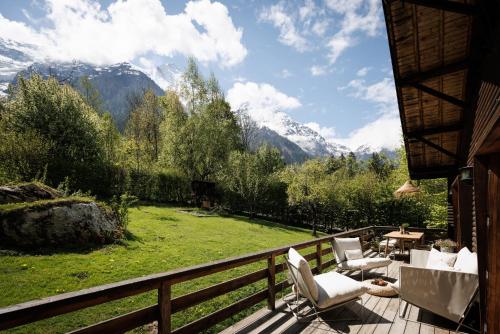 Family Chalet with 5 Bedrooms with Glacial views CHAMONIX