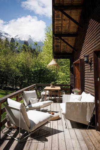 Family Chalet with 5 Bedrooms with Glacial views CHAMONIX