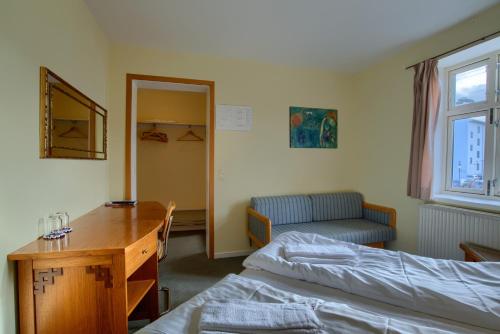 1 double bed