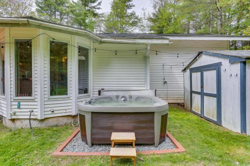 Charming Swan Lake Apartment with Deck! in Swan Lake, USA