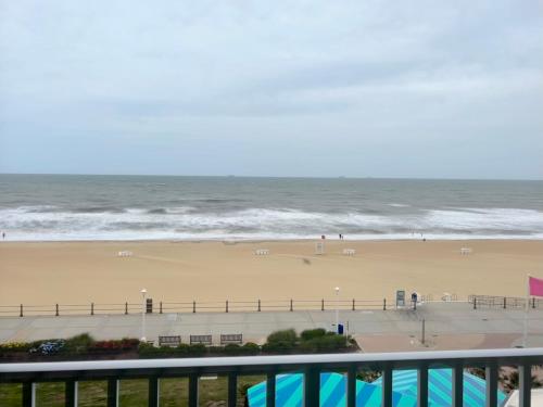 Surfbreak Virginia Beach Oceanfront, an Ascend Collection Hotel Room Type - King Room with Ocean View - Non Smoking
