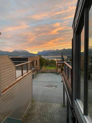 Nydelig rekkehus med en av byens beste utsikter! - Apartment - Tromsø