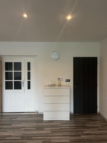 Apartmán v rodinném domě (Apartman v rodinnem dome) in ยาโรเมอร์