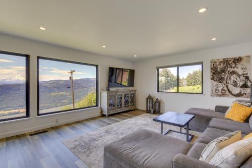 Modern Underwood Home with Deck and Mt Hood Views - image 6