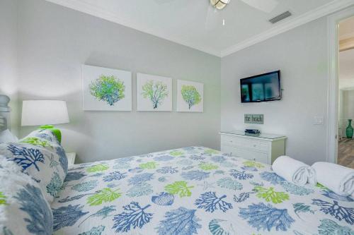 Above it All: Rooftop Deck Gulf Views Pool 5 Homes to Beach by Anna Maria Life Vacation Rentals - image 5