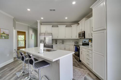 Pet-Friendly Vacation Rental in Biloxi Near Beach! in Biloxi, USA