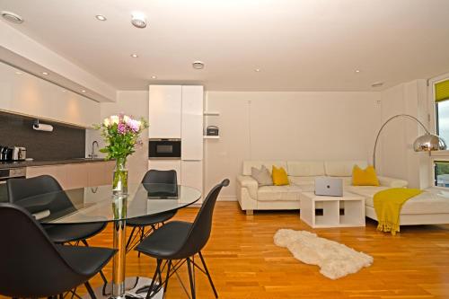 Kew Bridge Apartments - London