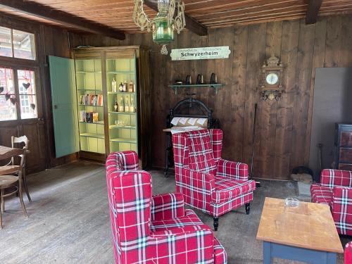 ผับ/เลาจน์, Berghotel Gasterntal in คันเดอชเต็ค